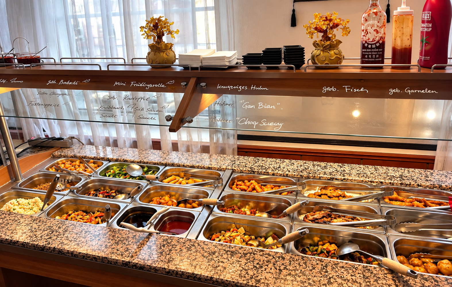 Reichhaltiges chinesisches Mittagsbuffet