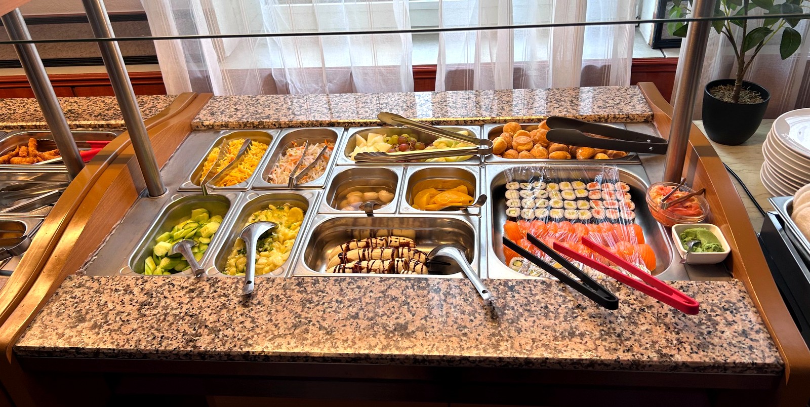 Frische Speisen am Buffet