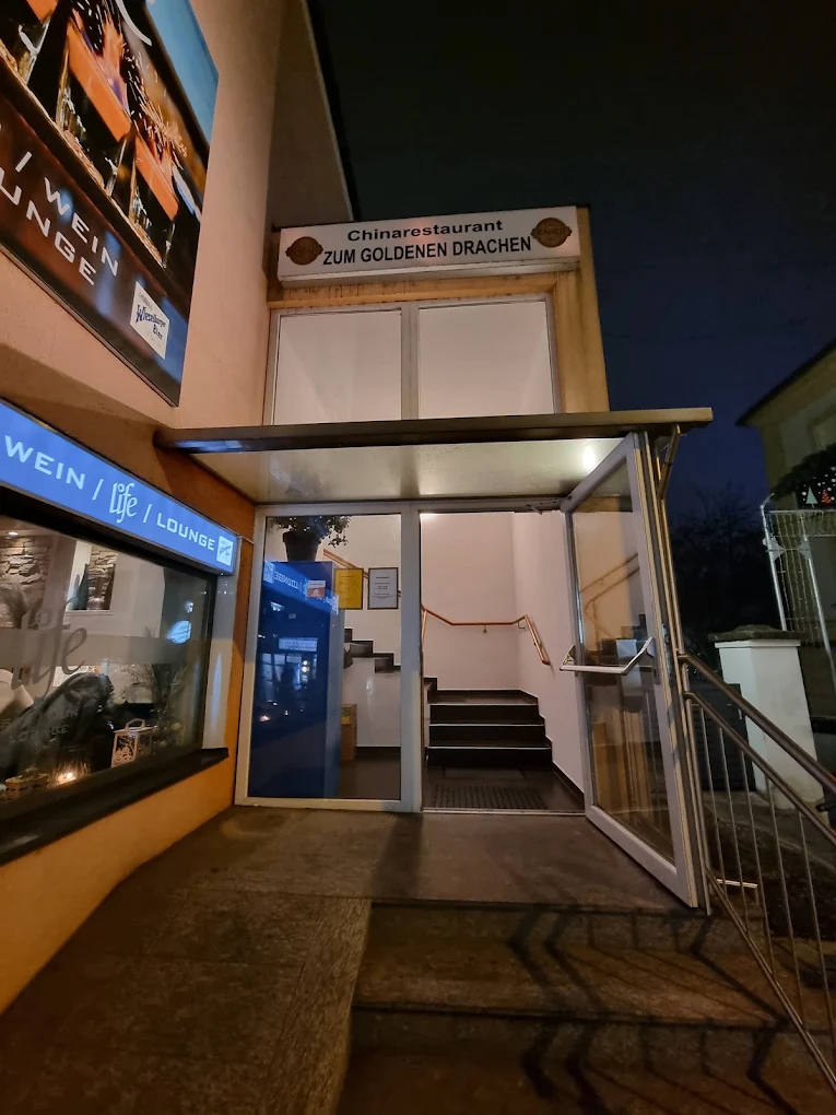 Eingang zum China Restaurant am Abend